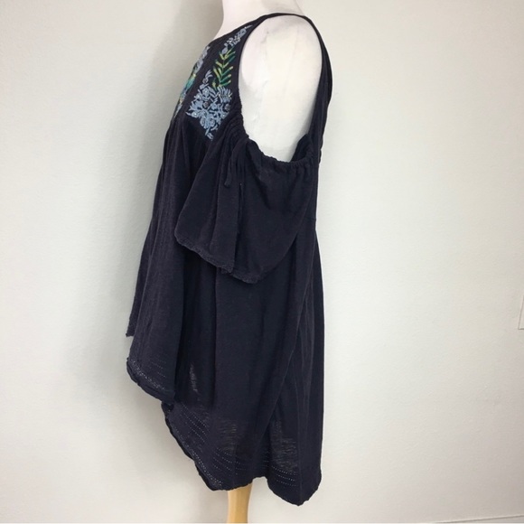 Free People Navy Floral Embroidered Cutout Shoulder Tunic Top Size Large Hippie - Picture 3 of 16